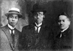 from left to right, Phạm Duy Tốn, Phạm Quỳnh and Nguyễn Văn Vĩnh in Paris, 1922